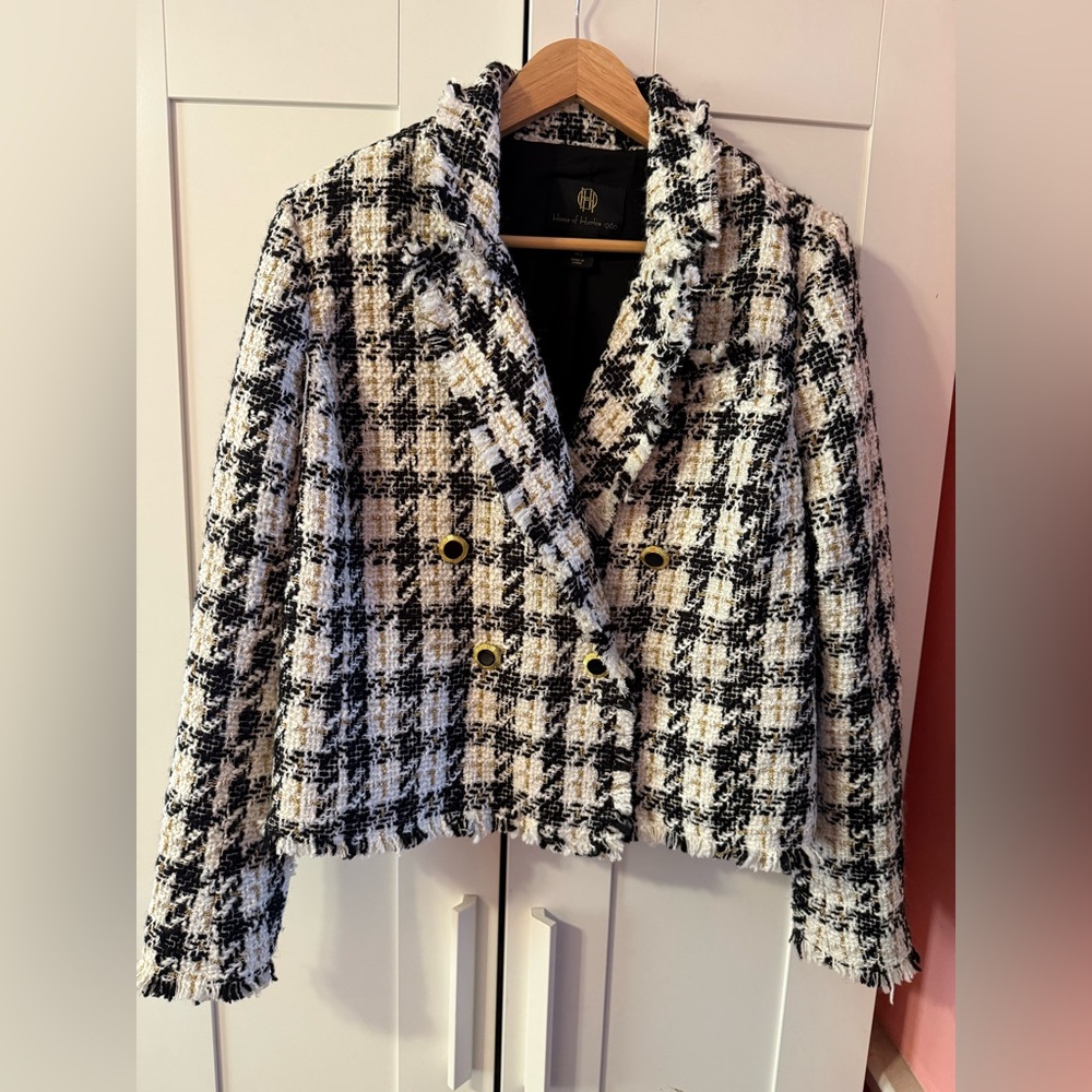 House of Harlow White Black and Gold Tweed Blazer. Size Large. Worn once.